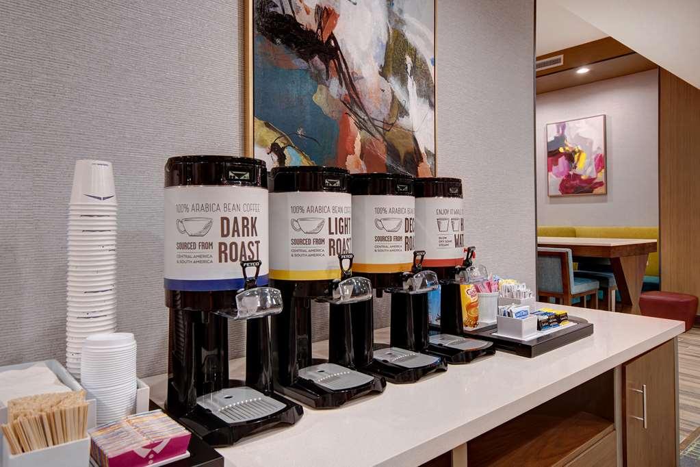 Hampton Inn & Suites Ontario Rancho Cucamonga Restoran gambar