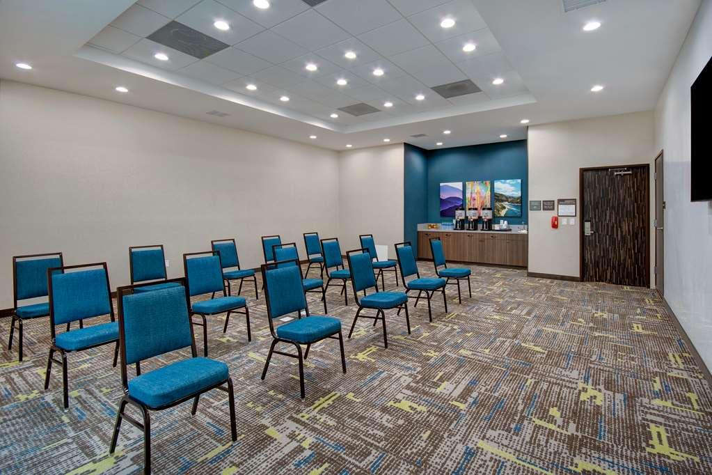 Hampton Inn & Suites Ontario Rancho Cucamonga Kemudahan gambar