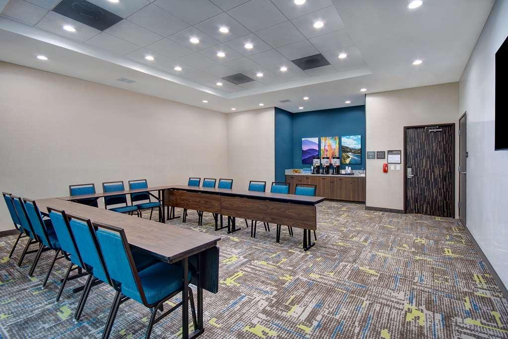 Hampton Inn & Suites Ontario Rancho Cucamonga Kemudahan gambar